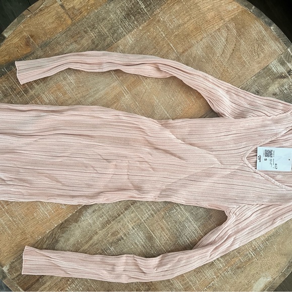 NWT Pink Ribbed V-Neck Bodycon Mini Sweater Dress - Picture 4 of 5